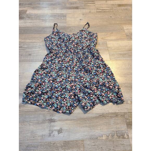 Ci sono large women's floral printed open back romper - Picture 1 of 8